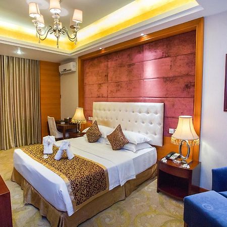 Dork Jumpa Hotel Vientiane Buitenkant foto