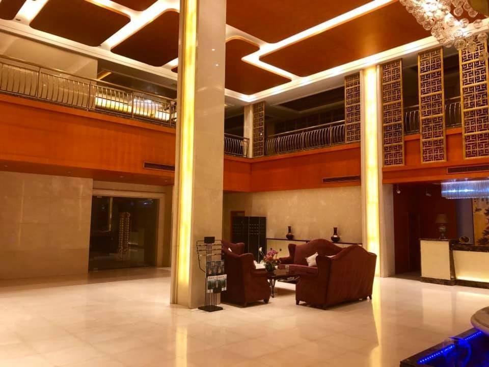 Dork Jumpa Hotel Vientiane Buitenkant foto