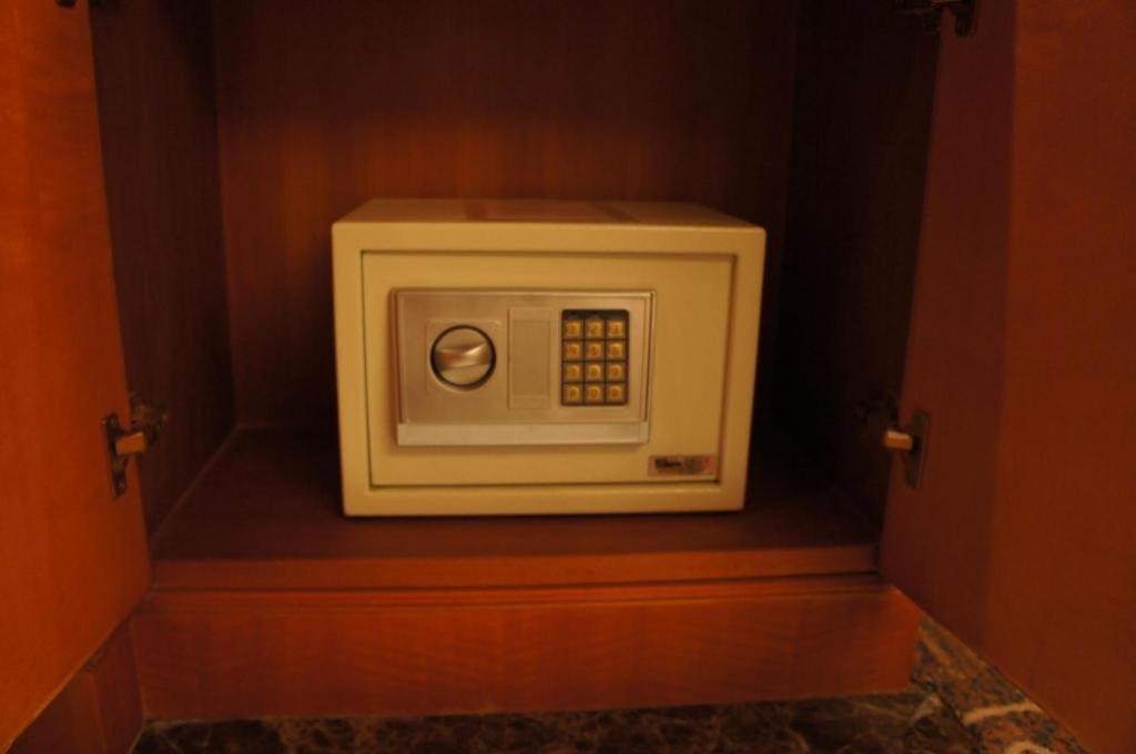 Dork Jumpa Hotel Vientiane Buitenkant foto