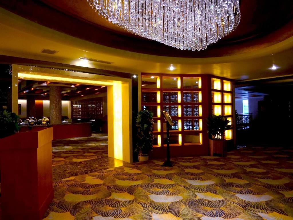 Dork Jumpa Hotel Vientiane Buitenkant foto