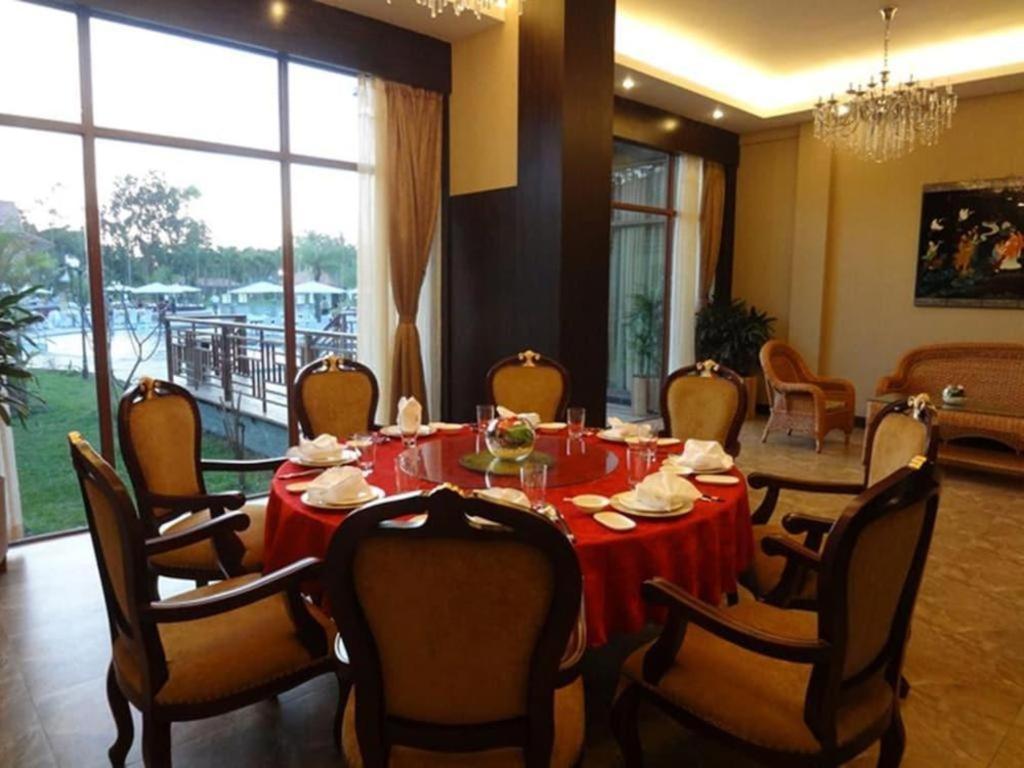 Dork Jumpa Hotel Vientiane Buitenkant foto