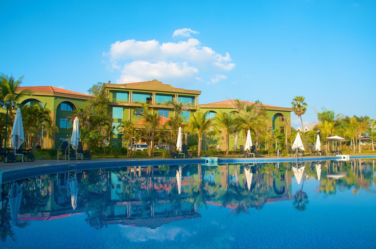 Dork Jumpa Hotel Vientiane Buitenkant foto