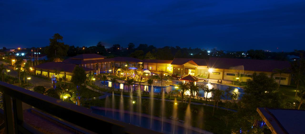 Dork Jumpa Hotel Vientiane Buitenkant foto